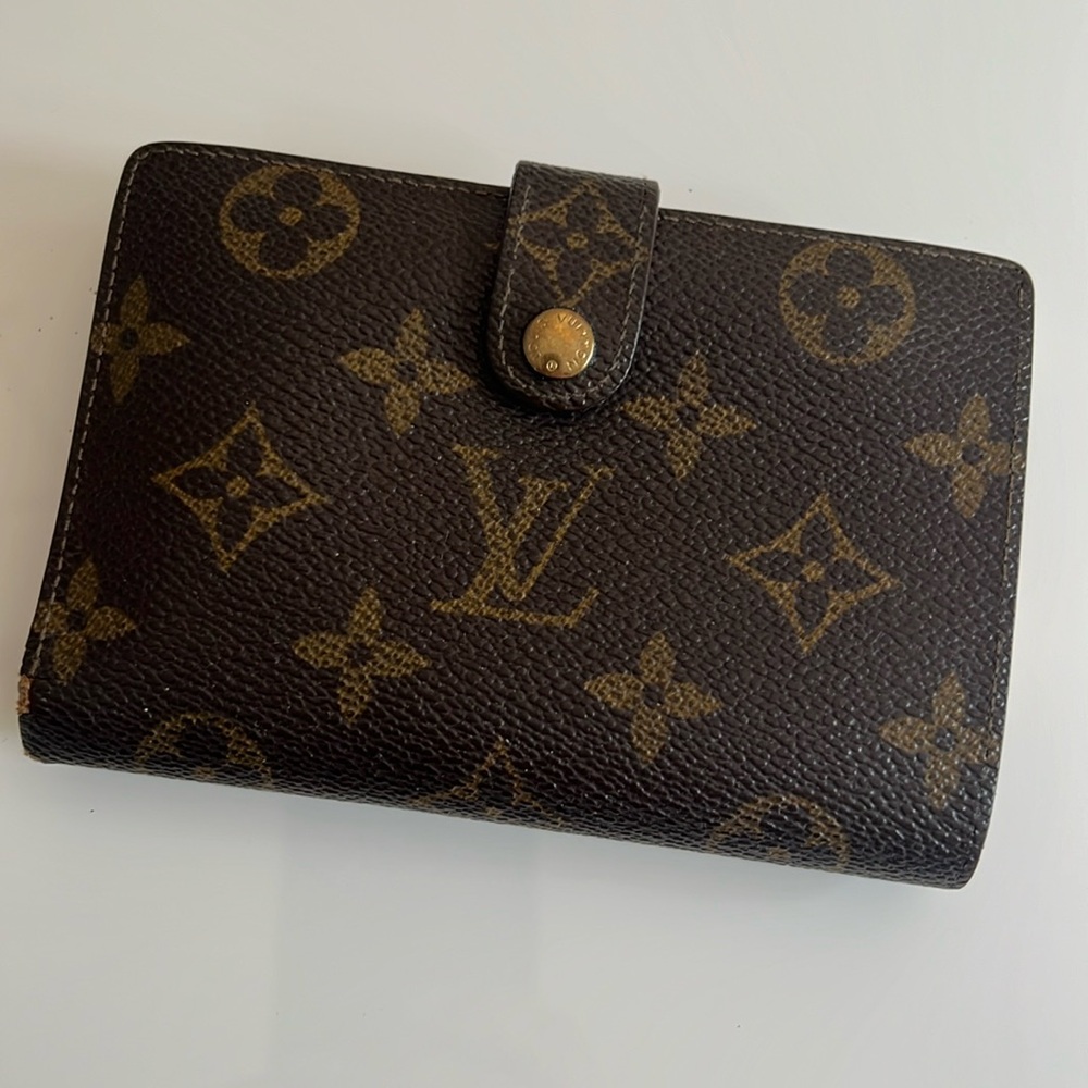 Vintage LV - Louis Vuitton Kiss Lock Wallet